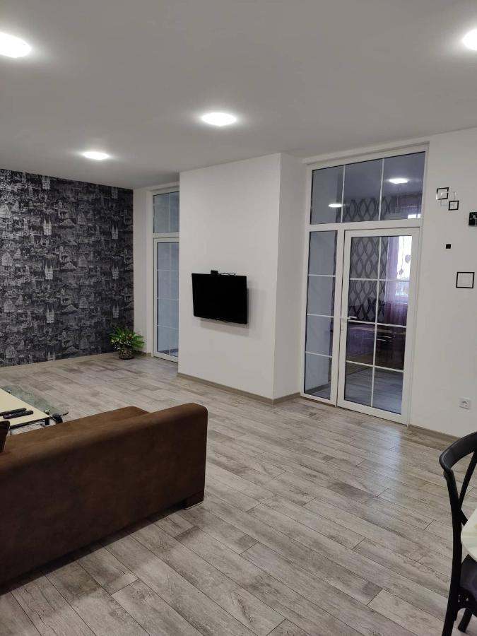 Modern Apartment In The Center With The View Of The Majestic Ararat Erevan Exterior foto