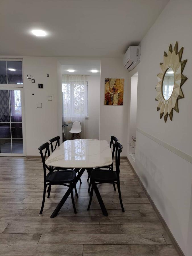 Modern Apartment In The Center With The View Of The Majestic Ararat Erevan Exterior foto